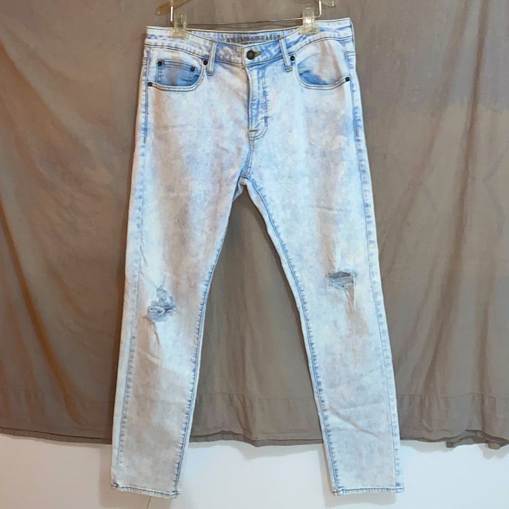 AE extreme Flex  size 36x32 ripped light blue jeans
